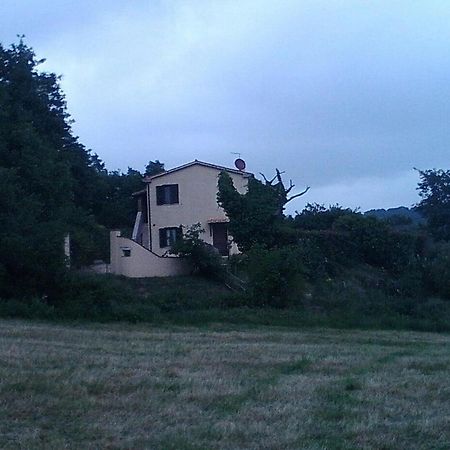 הוילה מנצ'יאנו Il Laghetto Agriturismo מראה חיצוני תמונה