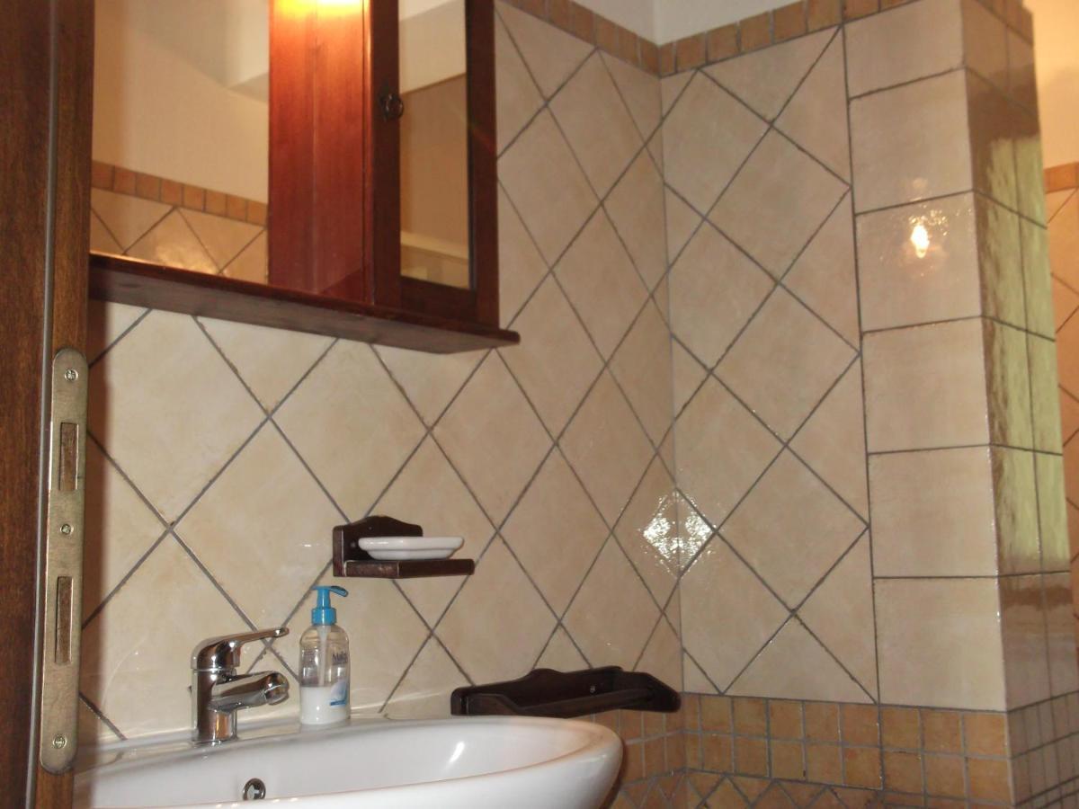 הוילה מנצ'יאנו Il Laghetto Agriturismo מראה חיצוני תמונה