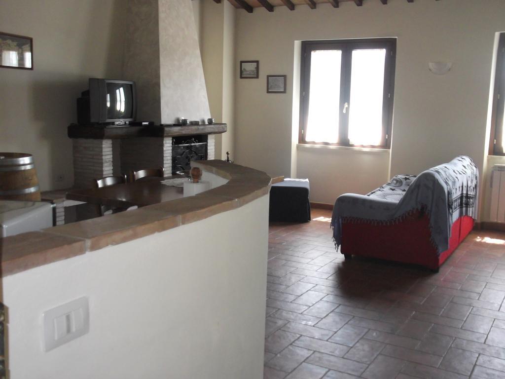 הוילה מנצ'יאנו Il Laghetto Agriturismo חדר תמונה