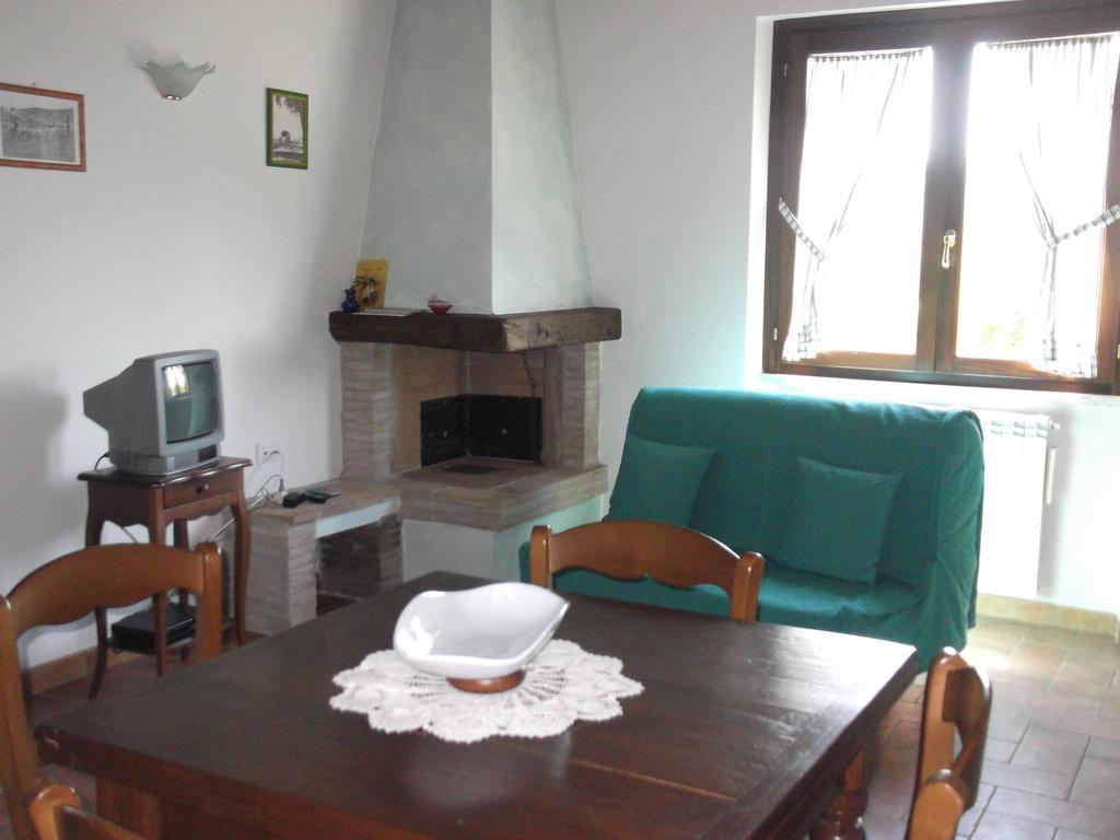 הוילה מנצ'יאנו Il Laghetto Agriturismo חדר תמונה