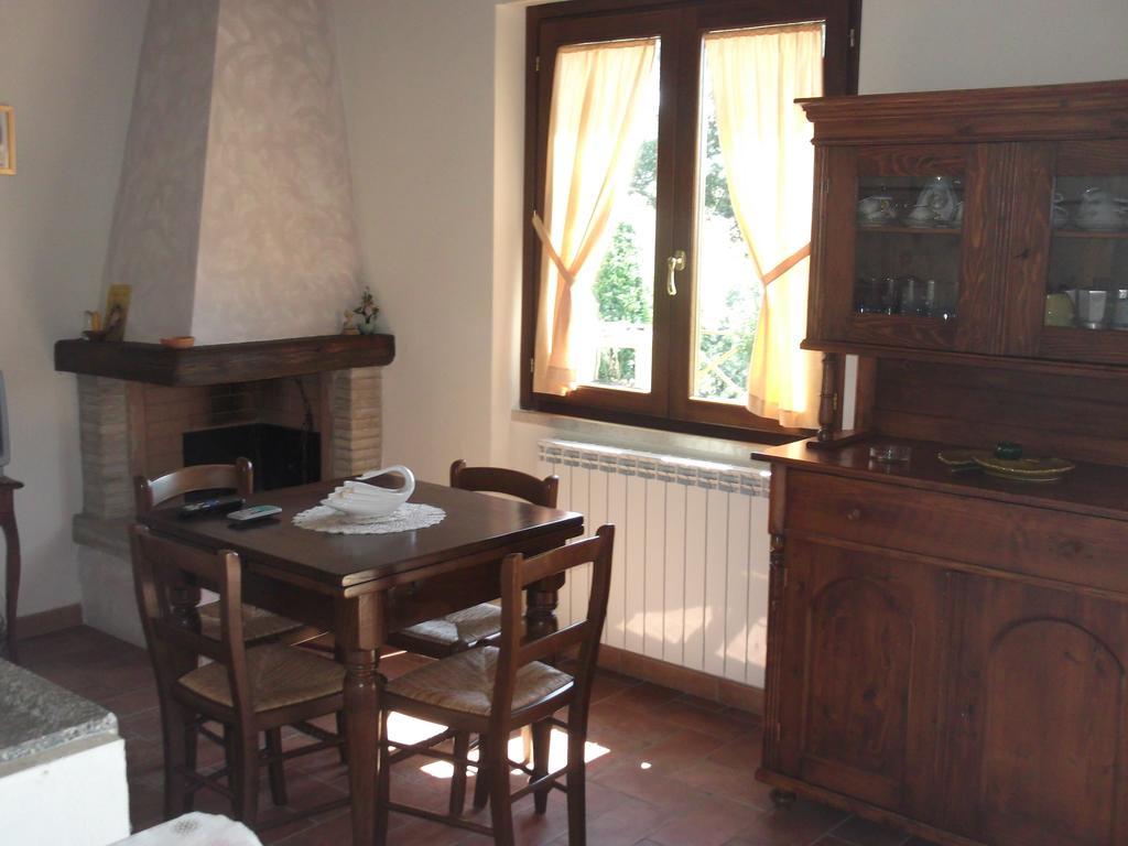 הוילה מנצ'יאנו Il Laghetto Agriturismo חדר תמונה