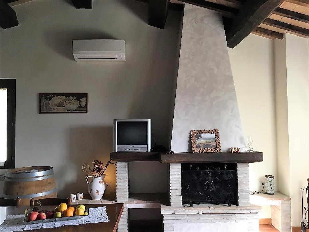 הוילה מנצ'יאנו Il Laghetto Agriturismo מראה חיצוני תמונה
